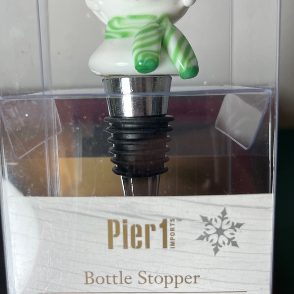 Pier 1 Ceramic White Dog w Red Earmuffs Green Scarf Holiday Wine Bottle Stopper - Picture 8 of 8